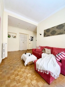Foto Appartamento in via Eleonora D'Arborea, Roma di 80 m² con 3 locali