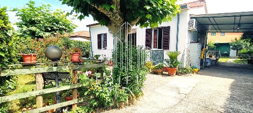 Foto Appartamento a Massa in vendita