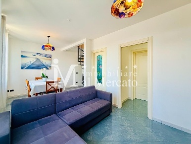 Foto Appartamento a Viareggio di 100 m² con 4 locali in vendita