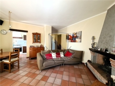 Foto Appartamento in MONTALBUCCIO, Siena in vendita