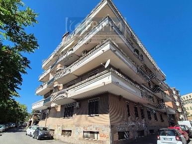 Foto Appartamento in VIA MONVISO, Roma Tufello di 80 m² con 3 locali