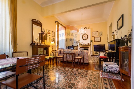 Foto Appartamento in Via Contessa Adelasia, Palermo Zisa di 204 m²