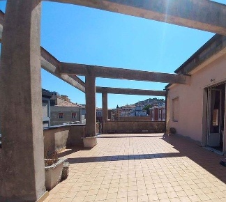 Foto Appartamento a Ancona di 220 m² con 6 locali in vendita