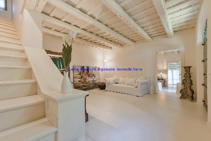 Foto Villa unifamiliare in STRADA DI FONTE MAIANO, Pesaro di 550 m²