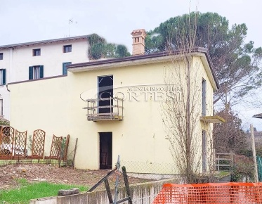 Foto Appartamento a Perugia di 240 m² con 9 locali in vendita