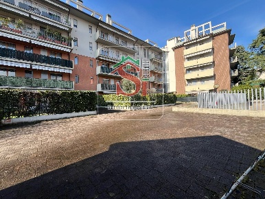 Foto Appartamento in Via G.B. Rota, Bergamo Cimitero di 80 m² con 3 locali