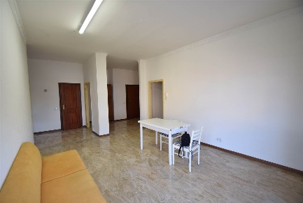 Foto Appartamento a Piacenza Via Colombo di 109 m² con 3 locali in vendita