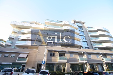 Foto Appartamento in via firenze, Ascoli Piceno di 92 m² con 4 locali