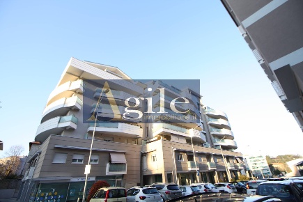 Foto Appartamento in via firenze, Ascoli Piceno di 88 m² con 4 locali