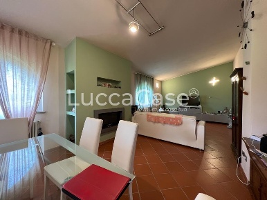 Foto Villa unifamiliare a Capannori Segromigno - San Colombano di 170 m²