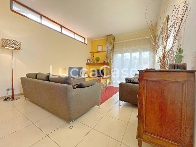 Foto Casa indipendente a Capannori Massa Macinaia - San Leonardo di 200 m²