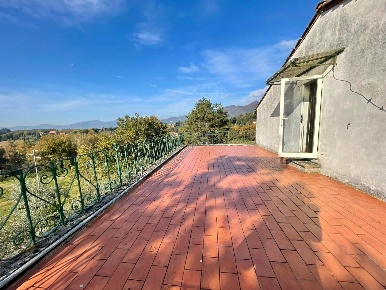 Foto Villa a schiera a Capannori Gragnano - Lappato di 513 m² con 18 locali
