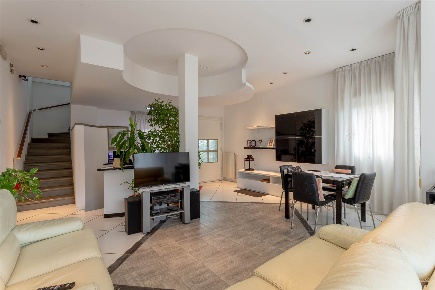 Foto Villa unifamiliare in via Frate Elia, Firenze Brozzi di 251 m²