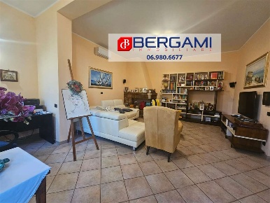 Foto Villa unifamiliare in Via Pescorocchiano 26, Nettuno di 200 m²