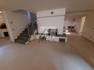 Foto Villa unifamiliare in Via Sottomonte, Capannori di 300 m² in vendita