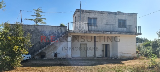 Foto Villa unifamiliare in SP49 108, Martina Franca di 157 m² con 7 locali