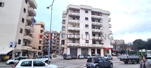 Foto Appartamento in Via Mottola 544, Martina Franca di 101 m² con 5 locali