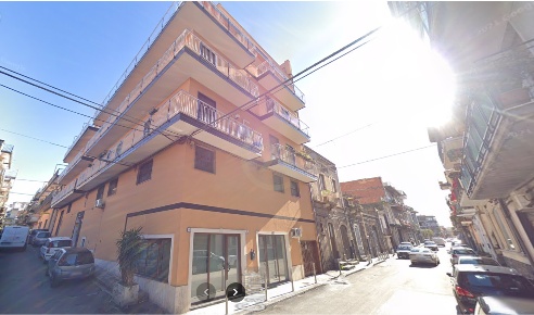 Foto Appartamento a Paternò di 160 m² con 6 locali in vendita