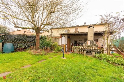 Foto Villa bifamiliare in Via Castellaccio, Campi Bisenzio Torricella