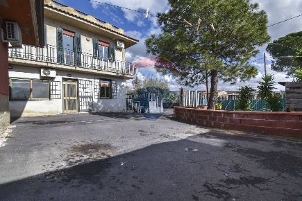 Foto Villa singola in Via Contrada Malvezzaro, Paternò di 425 m² in vendita