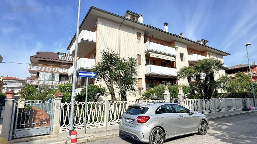 Foto Appartamento in Via Cola Di Rienzo, San Benedetto del Tronto di 95 m²