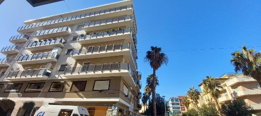 Foto Appartamento a San Benedetto del Tronto Centro di 100 m² con 4 locali
