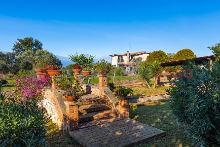 Foto Villa singola in dei Casali San Lorenzo, Ardea Nuova Florida di 202 m²