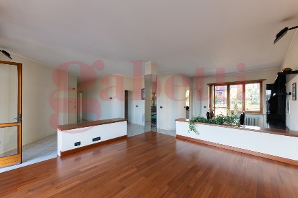 Foto Appartamento in Via Silvio Pellico 23, Settimo Torinese di 142 m²