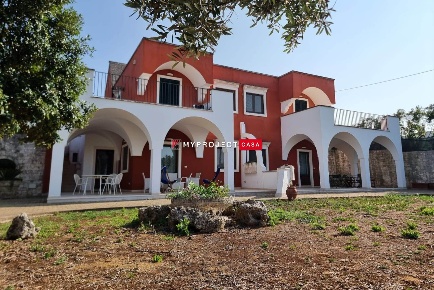 Foto Villa unifamiliare in Via Tiro a Segno 6, Martina Franca di 241 m²