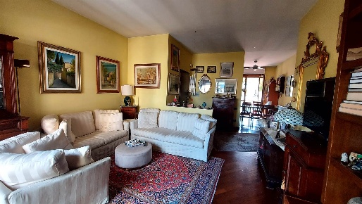 Foto Appartamento a Campi Bisenzio Centro di 120 m² con 5 locali in vendita