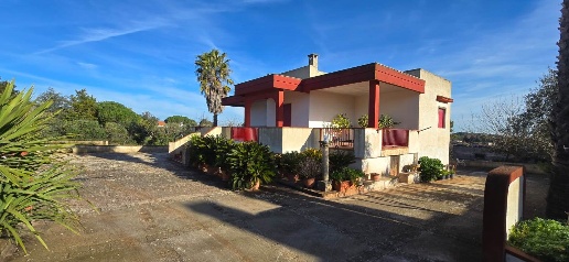 Foto Villa unifamiliare in C.DA PARETONE, Martina Franca di 150 m²