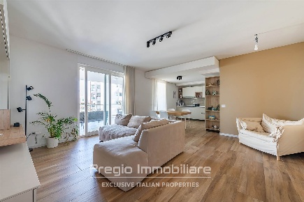 Foto Appartamento in Via Cardarelli, Monopoli Centro di 115 m² con 5 locali