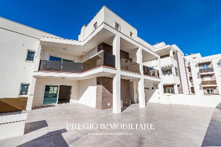 Foto Appartamento in Via Vittorio Veneto, Monopoli Centro di 136 m²