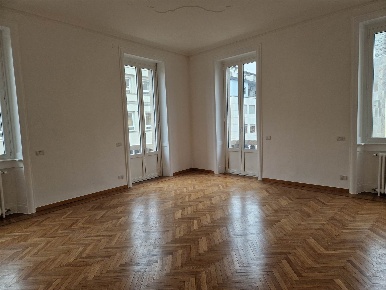 Foto Appartamento in Piazza Santa Maria Beltrade, Milano Duomo di 216 m²