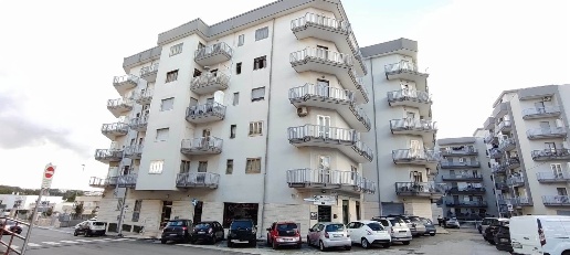 Foto Appartamento in VIA FIGHERA 100, Martina Franca di 290 m² con 7 locali