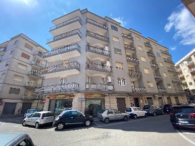 Foto Appartamento in VIA PASCOLI, Martina Franca di 160 m² con 5 locali