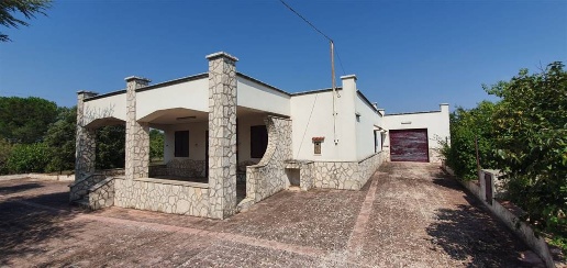 Foto Villa unifamiliare a Martina Franca di 120 m² con 5 locali in vendita