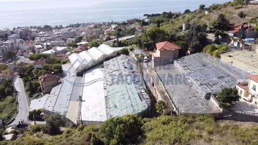Foto Villa unifamiliare in Via Duca degli Abruzzi 204, Sanremo di 350 m²