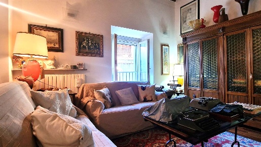 Foto Appartamento in Via Aurelio Saffi  14, Viterbo di 170 m² con 7 locali