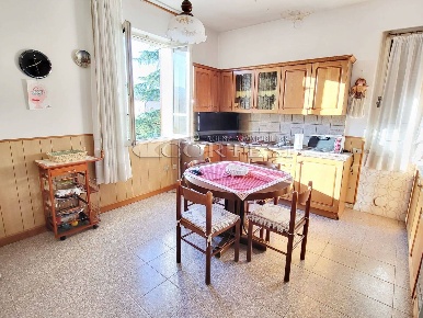 Foto Appartamento a Perugia di 115 m² con 8 locali in vendita