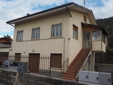 Foto Villa unifamiliare a Trieste Dolina di 90 m² con 3 locali in affitto
