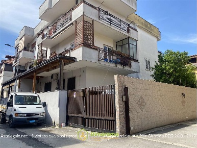 Foto Appartamento in Via Tolomeo n.116 63 63, Giugliano in Campania