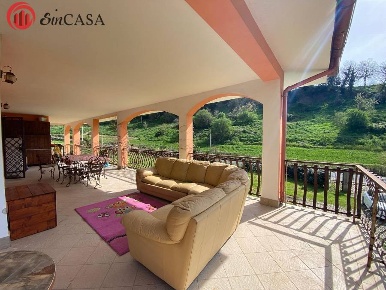 Foto Villa unifamiliare in Via Emilio Pasquini, Fiumicino di 200 m²