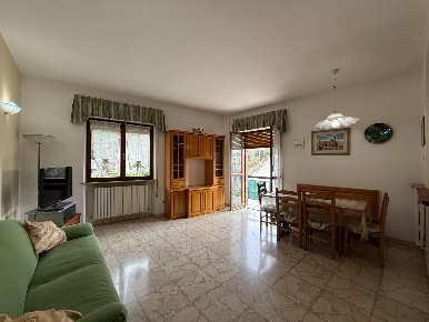 Foto Appartamento in Via della Piazzarola, Ascoli Piceno di 105 m²