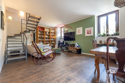 Foto Appartamento in Via Maroni, Varese Casbeno di 196 m² con 4 locali