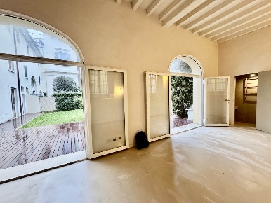 Foto Appartamento a Firenze San Frediano di 190 m² con 6 locali in vendita
