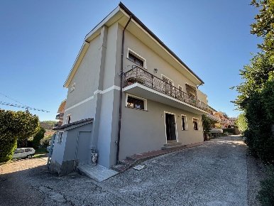 Foto Appartamento in via San Rocco, Marino Semicentro di 135 m² in vendita