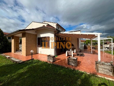Foto Villa bifamiliare a Cascina Titignano - Visignano di 140 m² in vendita
