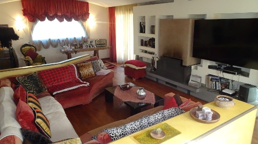 Foto Villa unifamiliare a Cascina Navacchio Nord - Zambra di 300 m²