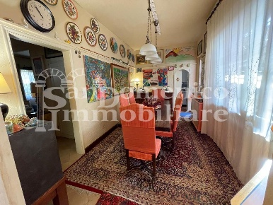 Foto Villa unifamiliare a Cascina Centro di 200 m² con 8 locali in vendita